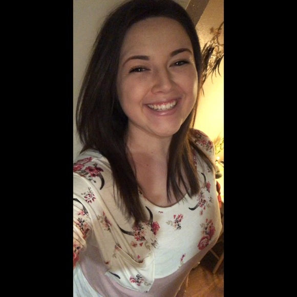 Meet your posher, Ashley - Picture 1 of 1